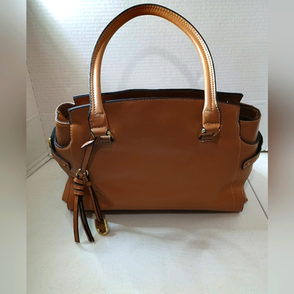 London Fog Elegant Tan Leather Handbag